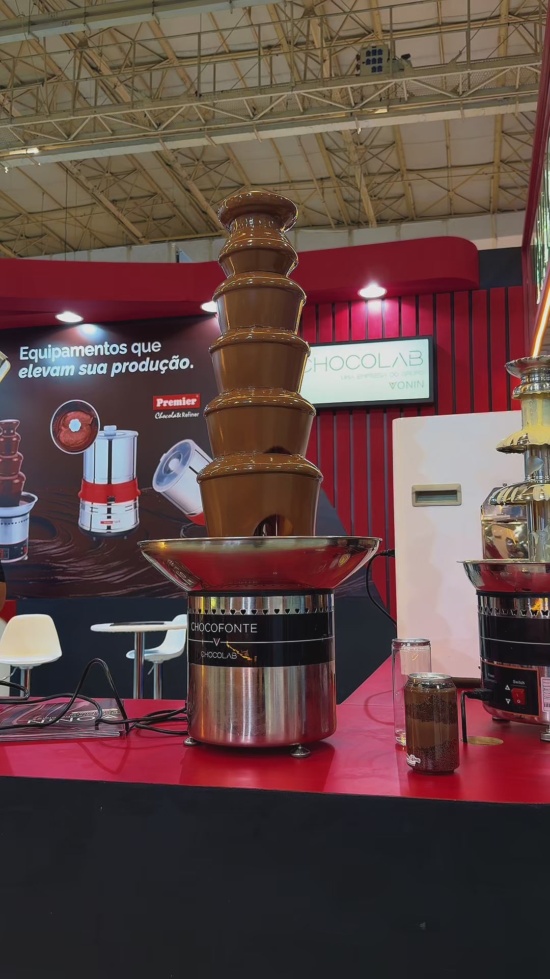Load video: Chocofonte - Cascata de Chocolate 6 Andares